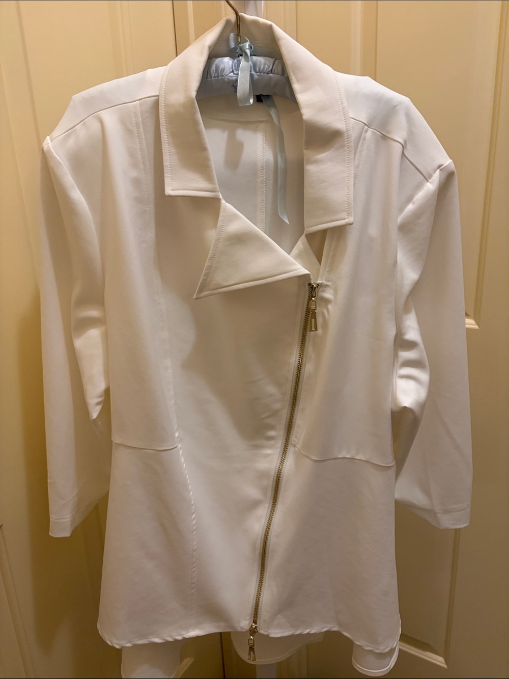 Women’s White Asymmetrical Zip Blazer Jacket NWOT
